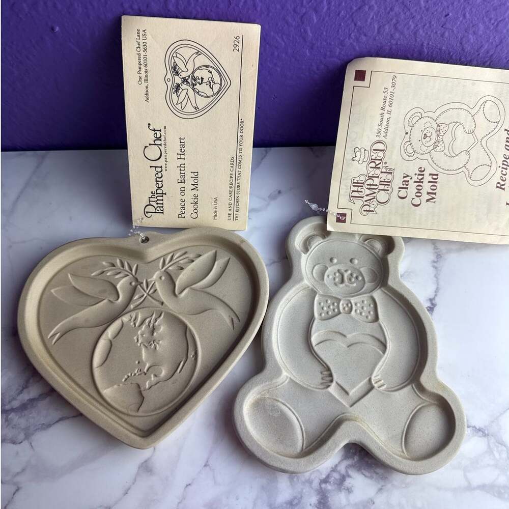 Vintage Pampered Chef Heart Bear Clay Cookie Mold Set Recipe Cards